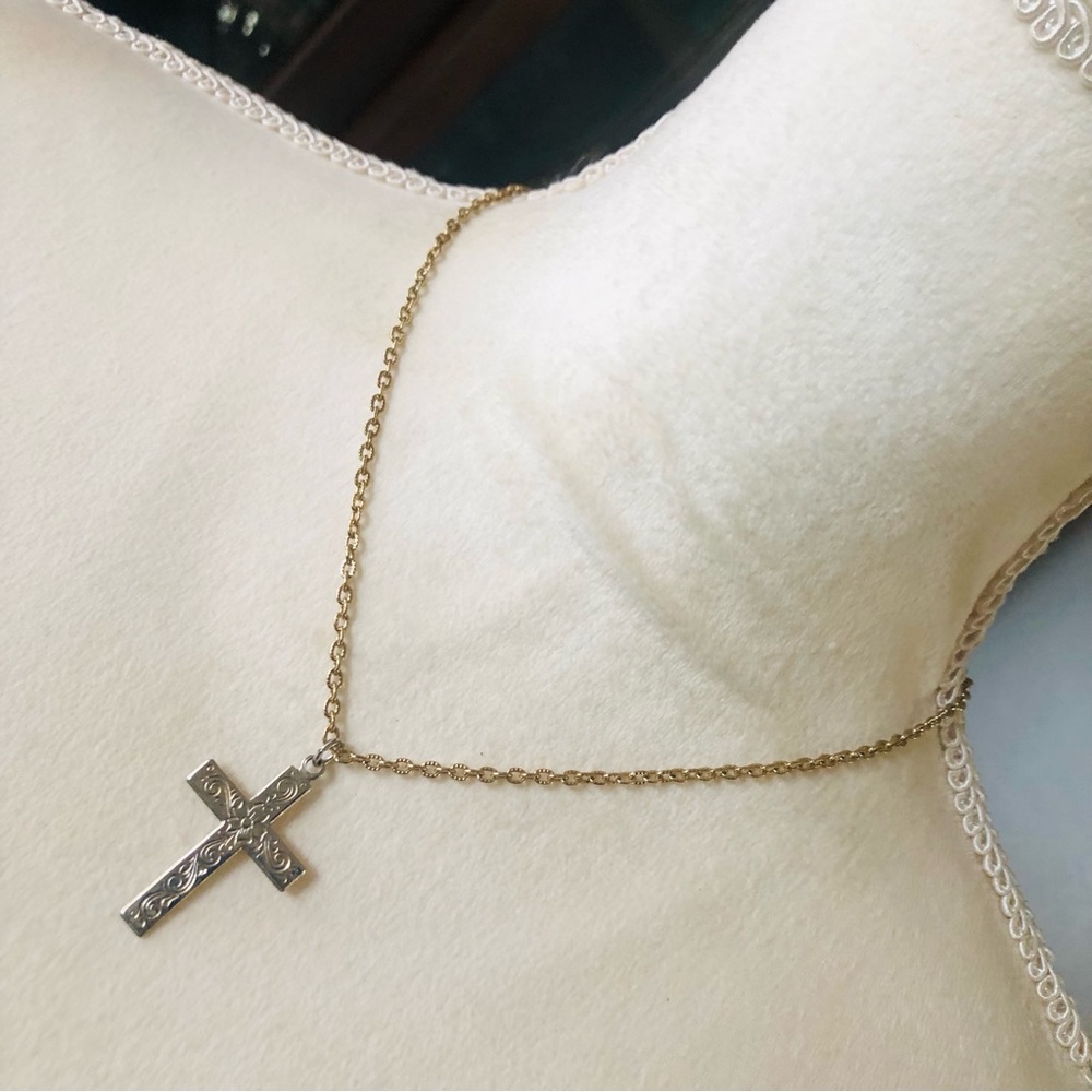 Vintage gold etched cross pendant on chain necklace